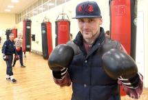 ПРИЗЕР ЧЕМПИОНАТА ЕВРОПЫ ПО БОКСУ СЕРГЕЙ ДЫЧКОВ РАБОТАЕТ В ЦУМЕ ГРУЗЧИКОМ